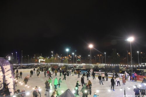Mieszkańcy Gdyni na lodowisku (fot. Paweł Budziński)