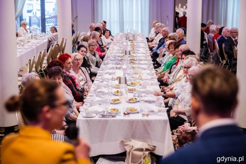 Świąteczne spotkanie seniorów w Hotelu Business Faltom Gdynia (fot. Karol Stańczak)