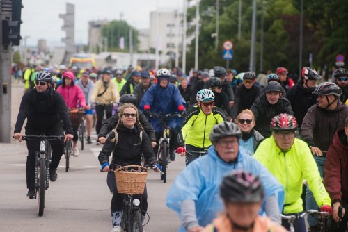 Gdyński odcinek 28. Pomorskiego Wielkiego Przejazdu Rowerowego ruszył o godzinie 13:00 spod Pomnika Polski Morskiej (fot. Paweł Budziński)