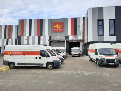 Nowoczesny budynek Poczty Polskiej przy ul. Hutniczej w Gdyni. Posłuży do obsługi północnej części Trójmiasta, fot. mat. prasowe Poczty Polskiej
