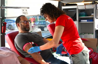 Mieszkańcy przyłaczają się do akcji „Sto litrów krwi na stulecie Gdyni”, fot. Aneta Marczak