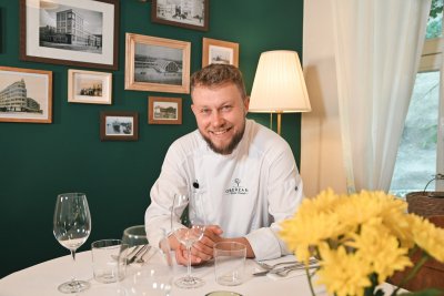 „Oberżą 86” zawiaduje Piotr Ciomek, szef kuchni i właściciel tej restauracji, łączącej tradycje kulinarne polskiej kuchni z wpływami kaszubskimi, z silnym, francuskim akcentem. Fot. Zygmunt Gołąb
