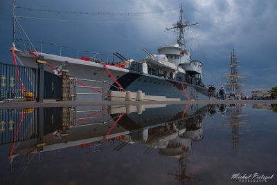 Uwaga: w poniedziałek 11 marca oraz we wtorek 12 marca, w godzinach 10:00 – 12:00 z pokładu ORP „Błyskawica” zostaną oddane saluty armatnie. Fot. Michał Pietrzak Fotografia 