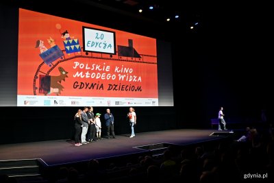 Twórcy filmu „Smok Diplodok” podczas otwarcia 20. edycji sekcji „Gdynia Dzieciom” (fot. Magdalena Czernek)