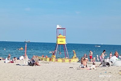 W Gdyni ratownicy na plażach pełnią dyżury codziennie od godz. 9:30 do 17:30 (fot. Waldemar Ulanowski)