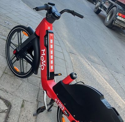 Bez siodełka, z uszkodzonymi pedałami - Obszar Metropolitalny Gdańsk-Gdynia-Sopot wprowadza kary za łamanie regulaminu korzystania z rowerów Mevo. 