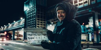 Jan Holoubek na planie serialu „Heweliusz”. Fot. Netflix