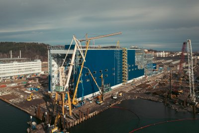 Imponująca wielkością Hala Kadłubowa powstaje na terenie PGZ Stoczni Wojennej. Fot Stocznia Wojenna