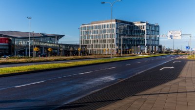 Budynek biurowy obok portu lotniczego Gdańsk