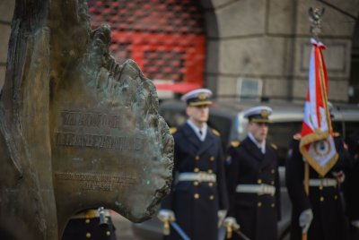 Miejskie uroczystości pod pomnikiem Ofiar Terroru Komunistycznego przy ul. Pułaskiego, fot. st. chor. szt. mar. Piotr Leoniak