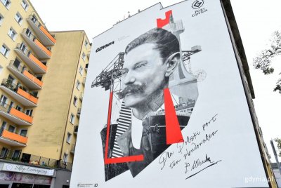 Okolicznościowy mural Tadeusza Wendy na fasadzie budynku przy ul. Władysława IV 11 w Gdyni (fot. Magdalena Czernek)