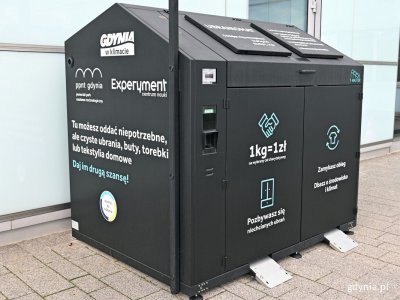 Ubraniomat przy Centrum Nauki Experyment, al. Zwycięstwa 96/98 (fot. Magdalena Czernek)