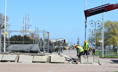 Rozpoczęła się rozbiórka pod budowę pomnika Polski Morskiej, fot. Kamil Złoch