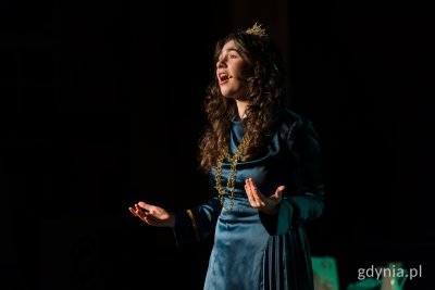 „Kobiety księgi” zaingurowały X edycję Przeglądu Teatrów Amatorskich „Kurtyna” im. Marka Hermanna w Gdyni (fot. Paweł Budziński)