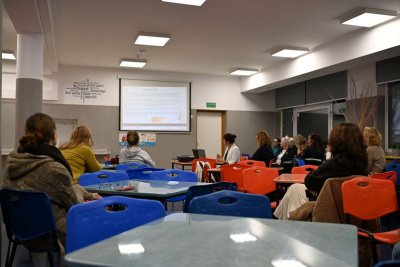 Październikowe spotkanie w ramach gdyńskiej #StrefyRodzica odbyło się w VII Liceum Ogólnokształcącym (fot. Waldemar Ulanowski)