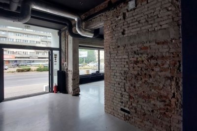 Lokal przy ul. Abrahama 64 w Gdyni czeka na nowego najemcę (fot. investgdynia.pl)