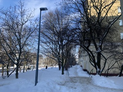 Nowe latarnie stanęły m.in. wzdłuż Alei Zwycięstwa, od ul. Hacerskiej do Biblioteki Gdynia (fot. Dorota Matejczyk, WI UM Gdyni)