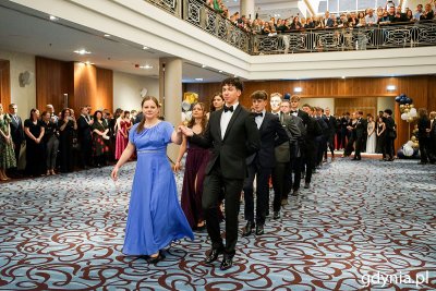 Studniówka licealistów VI Liceum Ogólnokształcącego w Gdyni (fot. Mirosław Pieślak)