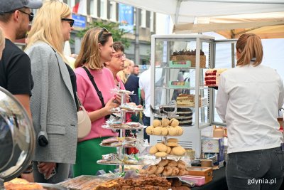 Stoisko cukierni „Więcej” na festiwalu „Kulinarna Świętojańska” // fot. Magdalena Czernek