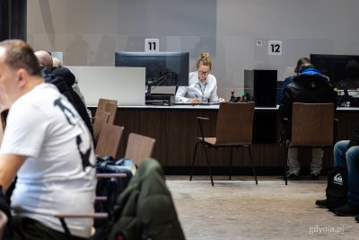 Codzienna praca samorządu to tysiące spraw i rozmów prowadzonych z mieszkańcami (fot. Kamil Złoch)