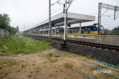 Widok na peron SKM Grabówek po stronie ul. Morskiej (fot. Michał Sałata)