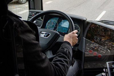 Związki zawodowe zrzeszające kierowców miejskich spółek komunikacyjnych domagają się nawet 5 złotych podwyżki stawki godzinowej. To kwota, która w dobie rosnących cen energii, paliw i usług jest niemożliwa do pokrycia, fot. Kamil Złoch / archiwalne
