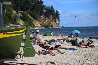 Na wszystkich gdyńskich kąpieliskach powiewają białe flagi (fot. UMG)
