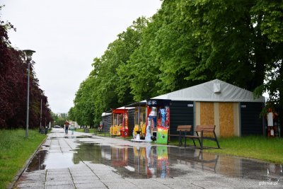 Obiekt uznany przez urzędników za samowolę budowlaną pojawił się przy samej alei Topolowej, w popularnym wśród turystów miejscu, fot. Marcin Mielewski
