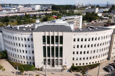 Budynek Sądu Rejonowego przy pl. Konstytucji 5 (fot. Konrad Maćkowiak)