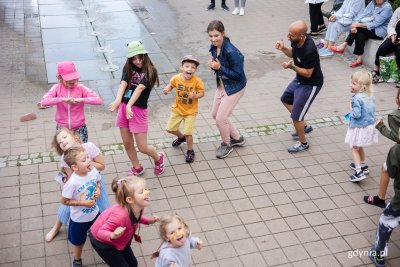 Wyścig uśmiechów w ramach akcji „Chodźcie na plac Kaszubski”. Fot. Karol Stańczak