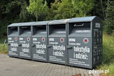 Do pojemników na odzież i tekstylia, powinny trafiać wyłącznie czyste i suche rzeczy nadające się do dalszego użytkowania (fot. Zofia Marczak))
