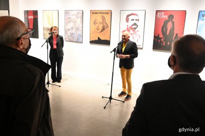 Wernisaż wystawy plakatów Andrzeja Pągowskiego do filmów Andrzeja Wajdy 