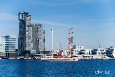 ORP „Iskra” szczęśliwie powrócił do portu w Gdyni (fot. Paweł Budziński)