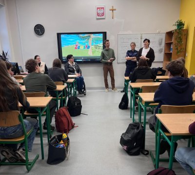 Warsztaty trwać będą w szkołach ponadpodstawowych (fot. Wydział Prewencji Komendy Miejskiej Policji w Gdyni)