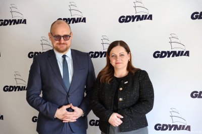 Na zdjęciu: Raimonds Jansons, ambasador Republiki Łotewskiej i Aleksandra Kosiorek, prezydent Gdyni (fot. Magda Śliżewska)