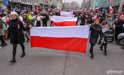 Tak Wielka Parada z okazji Święta Niepodległości w Gdyni wyglądała w ubiegłym roku // fot. Przemysław Świderski