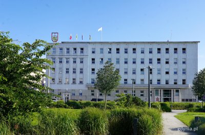 Na zdjęciu siedziba główna Urzędu Miasta Gdyni (fot. Karolina Szypelt)