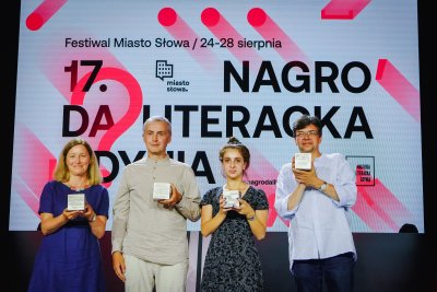 Laureaci Nagrody Literackiej Gdynia. Od lewej: Agnieszka Gajewska, Krzysztof Bartnicki, Justyna Kulikowska, Maciej Świerkocki // fot. Anna Rezulak