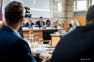 Radni Gdyni ponownie zasiedli w ławach 27 sierpnia (fot. Kamil Złoch)