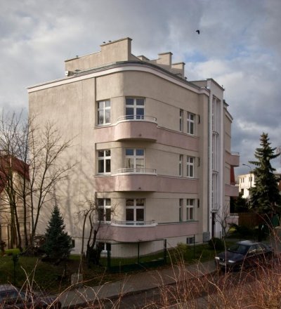 Modernizm, Opolanka - widok budynku z zewnątrz