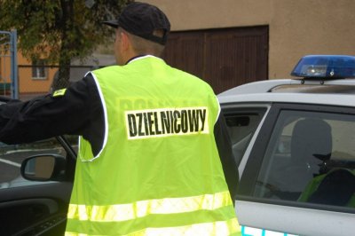 Dzielnicowy to policjant odpowiedzialny za konkretny rejon miasta (fot. policja.pl)