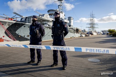 Neutralizacja niemieckiej miny morskiej. We wtorek obowiązuje zakaz wchodzenia do wody od plaży w Mechelinkach do plaży Gdańsk Westerplatte. Fot. Przemysław Kozłowski