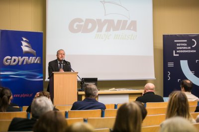 O programie dotacji opowiedział Marek Stępa, wiceprezydent Gdyni