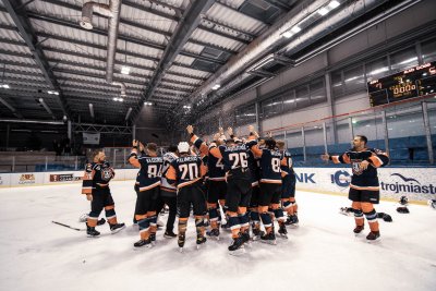 Gdyńscy hokeiści wywalczyli dublet po raz pierwszy w historii rozgrywek // Fot. Gdyński Klub Hokeja