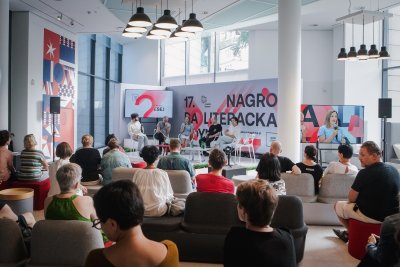 Festiwal Miasto Słowa rozpoczął się od spotkania z autorami nominowanymi do Nagrody Literackiej Gdynia w kategorii esej // fot. Anna Rezulak