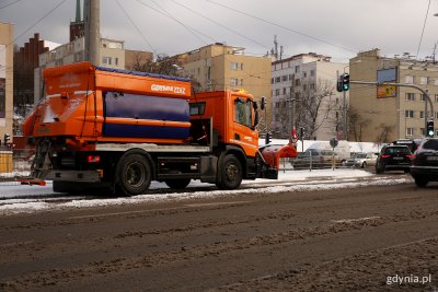 pług odśnieżający ulice Gdyni