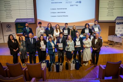 Finaliści szkół średnich / fot. Wyższa Szkoła Bankowa w Gdyni 