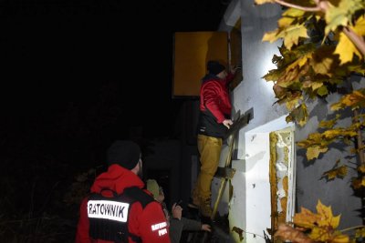 Pogarszające się warunki pogodowe jak co roku są sygnałem do rozpoczęcia patroli pustostanów w poszukiwaniu osób bezdomnych.// fot. MOPS w Gdyni