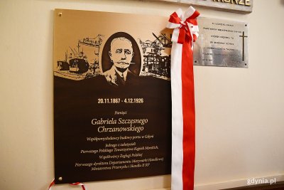 Tablica pamiątkowa w kościele Najświętszego Serca Pana Jezusa w Gdyni, fot. Michał Puszczewicz