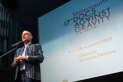 Widzów podczas oficjalnej inauguracji Millennium Docs Against Gravity w Gdyni powitał wiceprezydent miasta, Michał Guć, fot. Anna Rezulak